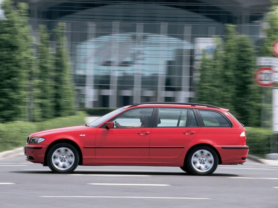  BMW 318i Touring 2001 года  (фото 2 из 8)